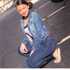 Meet your Posher, Perla